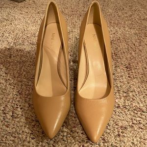 Nine West tan/nude heels size 9.5